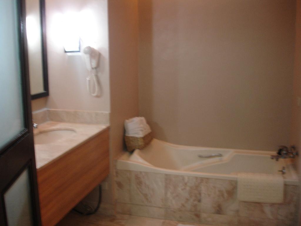 Bacolod Business Inn Kültér fotó