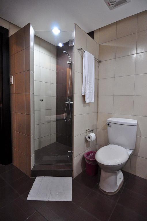 Bacolod Business Inn Kültér fotó