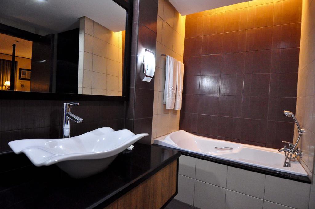 Bacolod Business Inn Kültér fotó