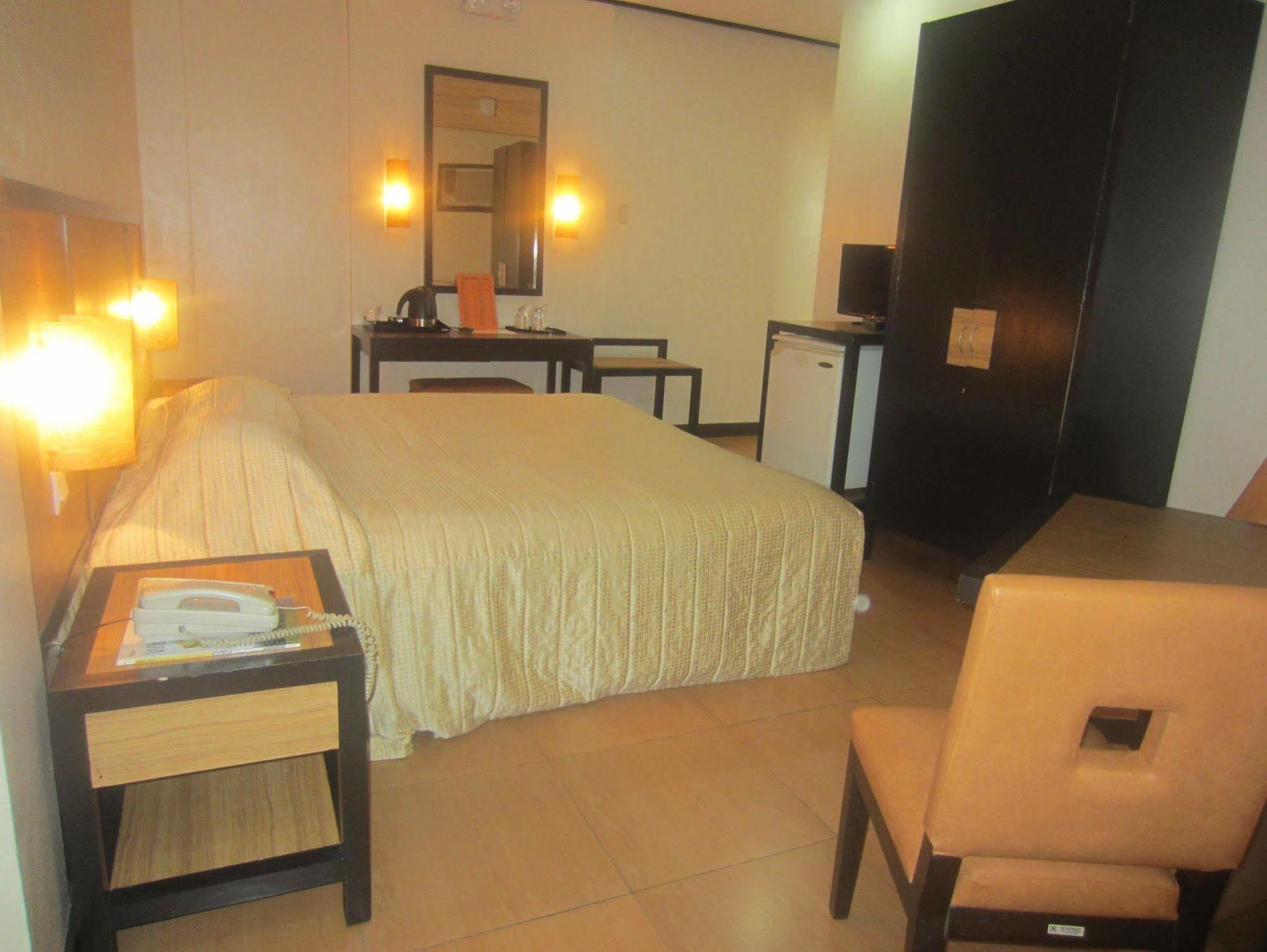 Bacolod Business Inn Kültér fotó